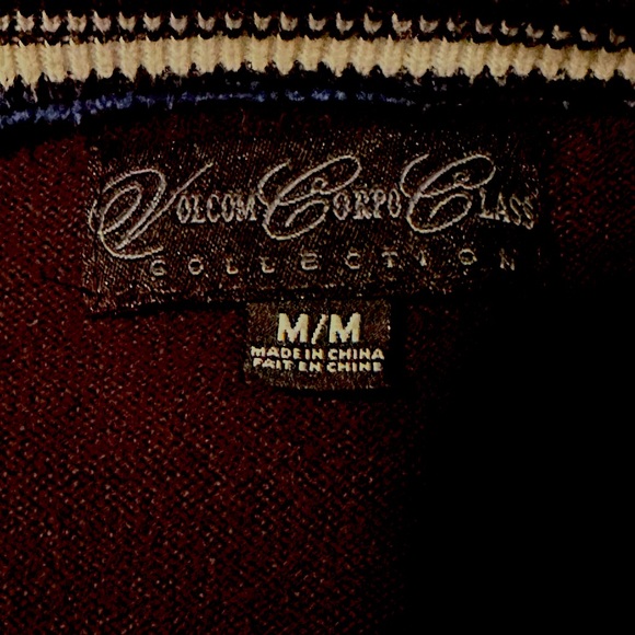 Men’s Volvo sweater size Medium - Picture 3 of 5